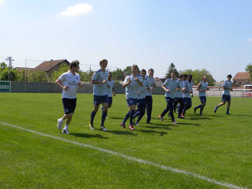 England U17s train in Novi Sad ahead of their semi-final.